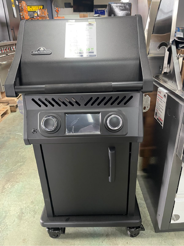 Napoleon Rogue Electric Grill close
