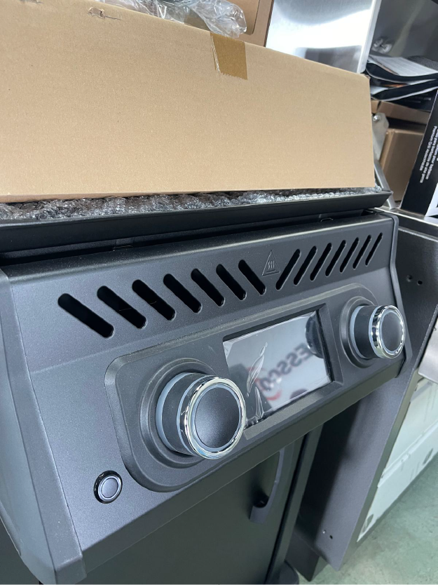 Napoleon Rogue Electric Grill knobs